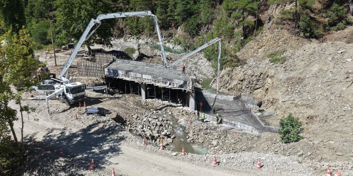 Andırın’da 53 Yıllık Köprünün Yerine Yeni Köprü Yükseliyor