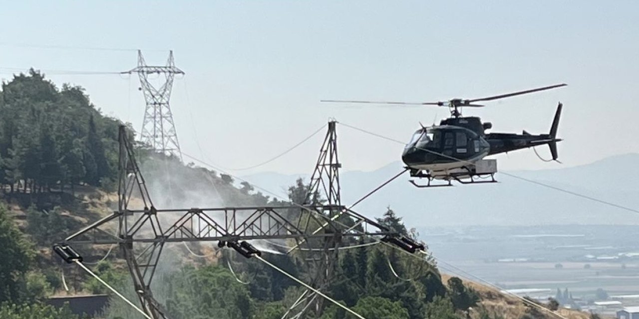 Kahramanmaraş’ta Helikopterle Yüksek Gerilim Hattı Temizliği Vatandaşları Şaşırttı