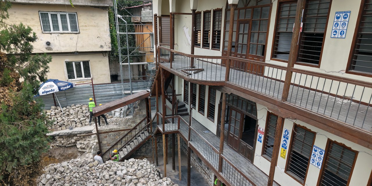 Tescilli Kocabaş Konağı’nda Titiz Restorasyon Süreci Sürüyor