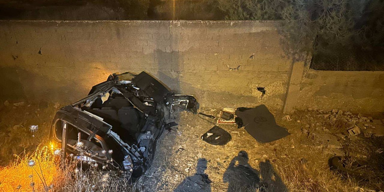 Pazarcık’ta otomobil park halindeki tıra çarptı: 1 ölü, 1 ağır yaralı