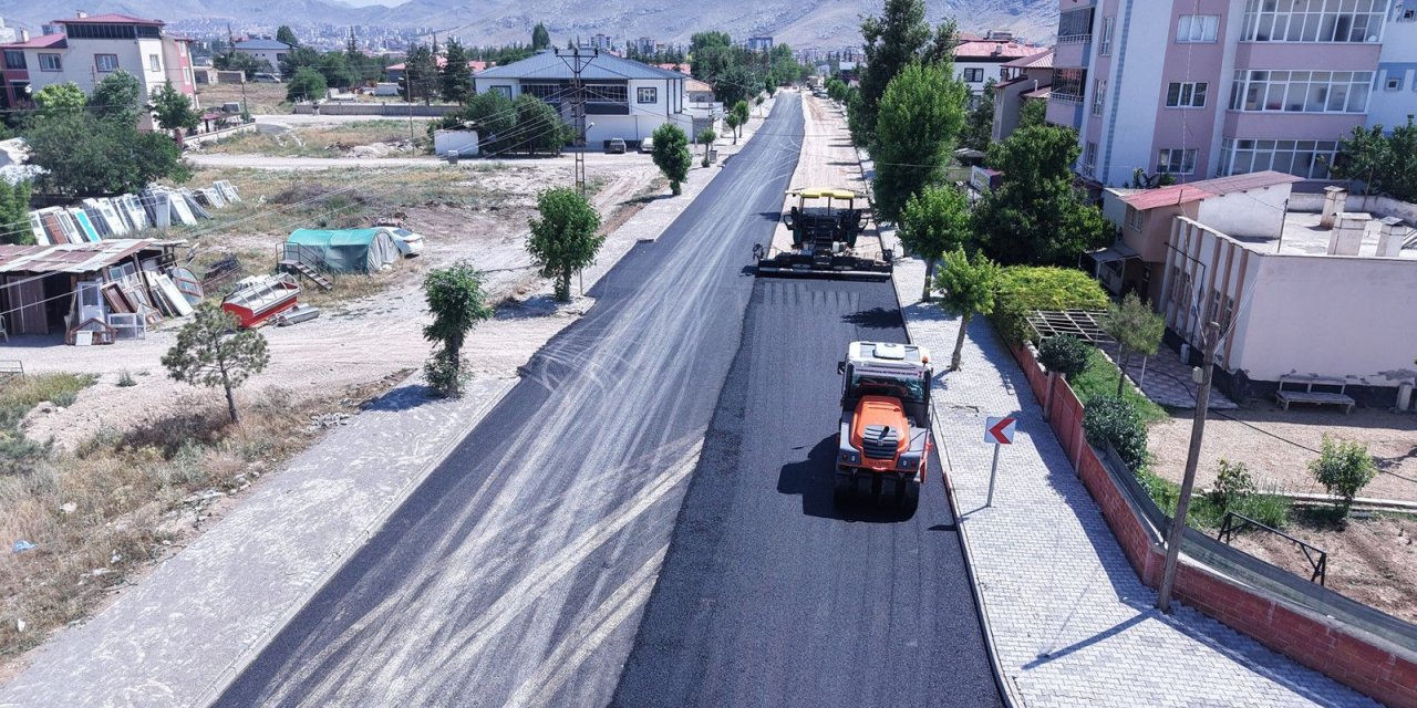 Elbistan’da Büyükşehir’in Asfalt Çalışmalarına Esnaf ve Vatandaştan Tam Not