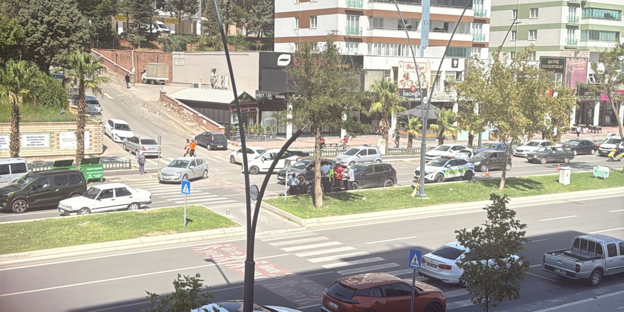 Kahramanmaraş’ta otomobil ile motosiklet çarpıştı: 2 yaralı