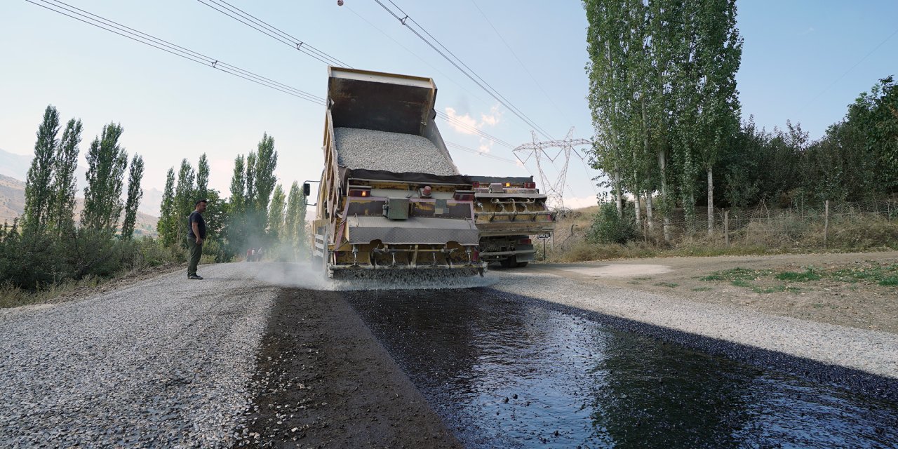 Göksun Kırsalındaki 5 Kilometrelik Yol Yenileniyor