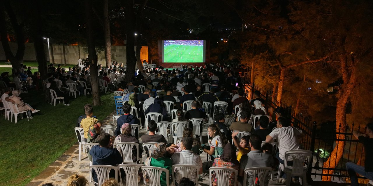 Milli Maç Heyecanını Kahramanmaraş Kalesi’ne Taşıdı