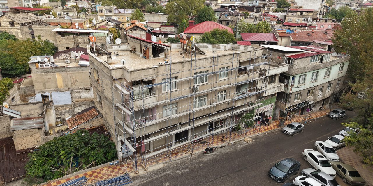 Kale Çevresinde Tarihi Dokuya Uyumlu Yeni Görünüm İçin İlk Adım Atıldı