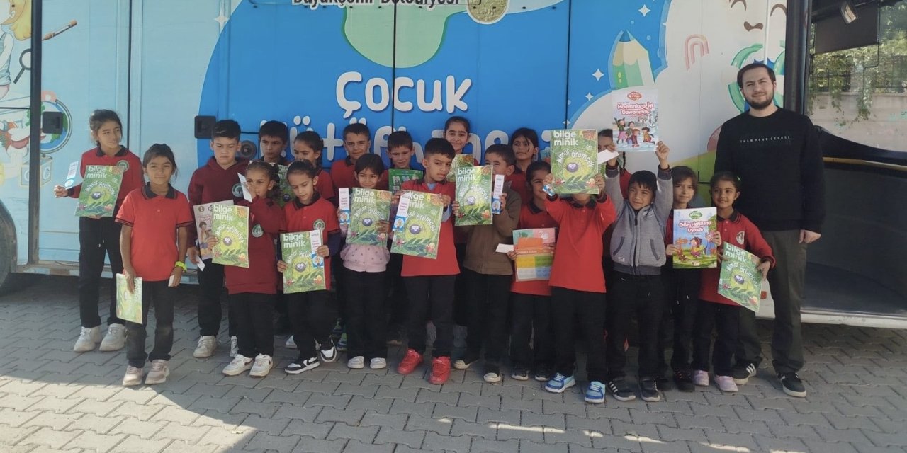 UNESCO Edebiyat Şehri’nde Kitap Sevgisi Mobil Kütüphaneyle Büyüyor