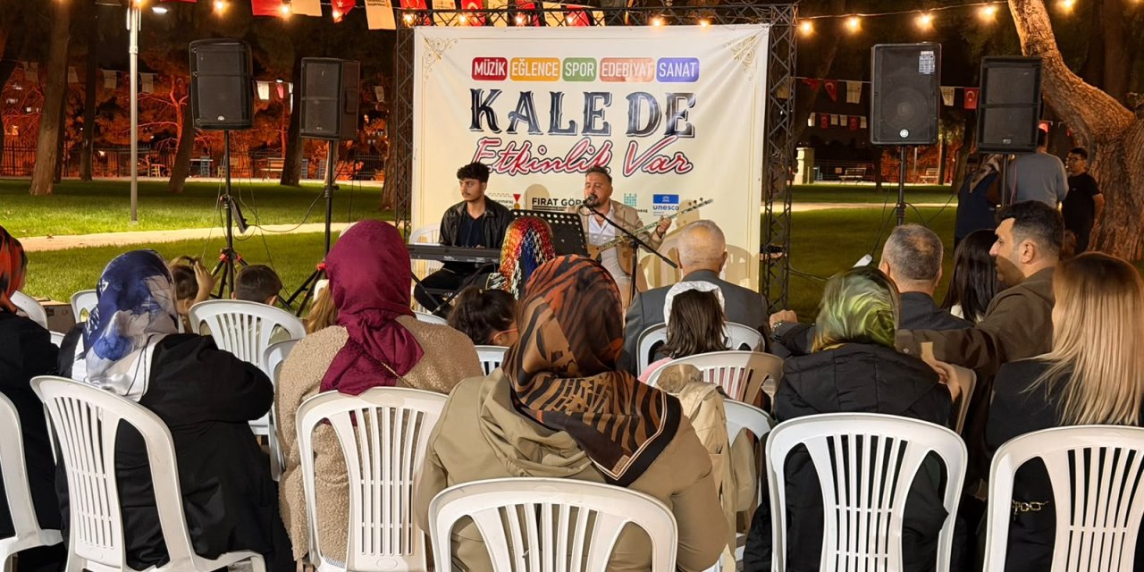 Aşık Mahzuni Şerif’in Türküleri Kahramanmaraş Kalesi’nde Yankılandı