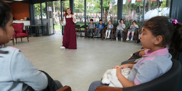 Edebiyat Şehri’nde Çocukların Dünyasını Kitaplarla Renklendiriyor