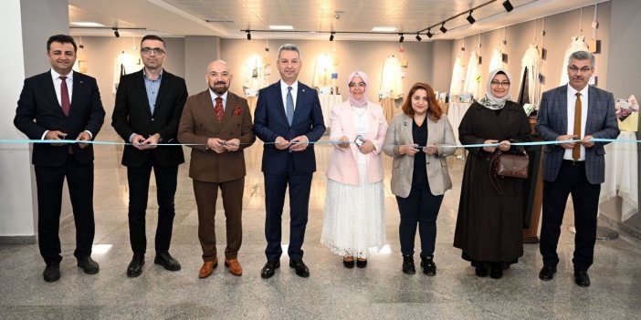 KSÜ’de “Annemin Duası” sergisi sanatseverlerle buluştu