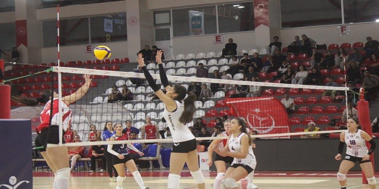 Kahramanmaraş’ın Sultanları Set Vermedi: Antepia’yı 3-0 Mağlup Etti!