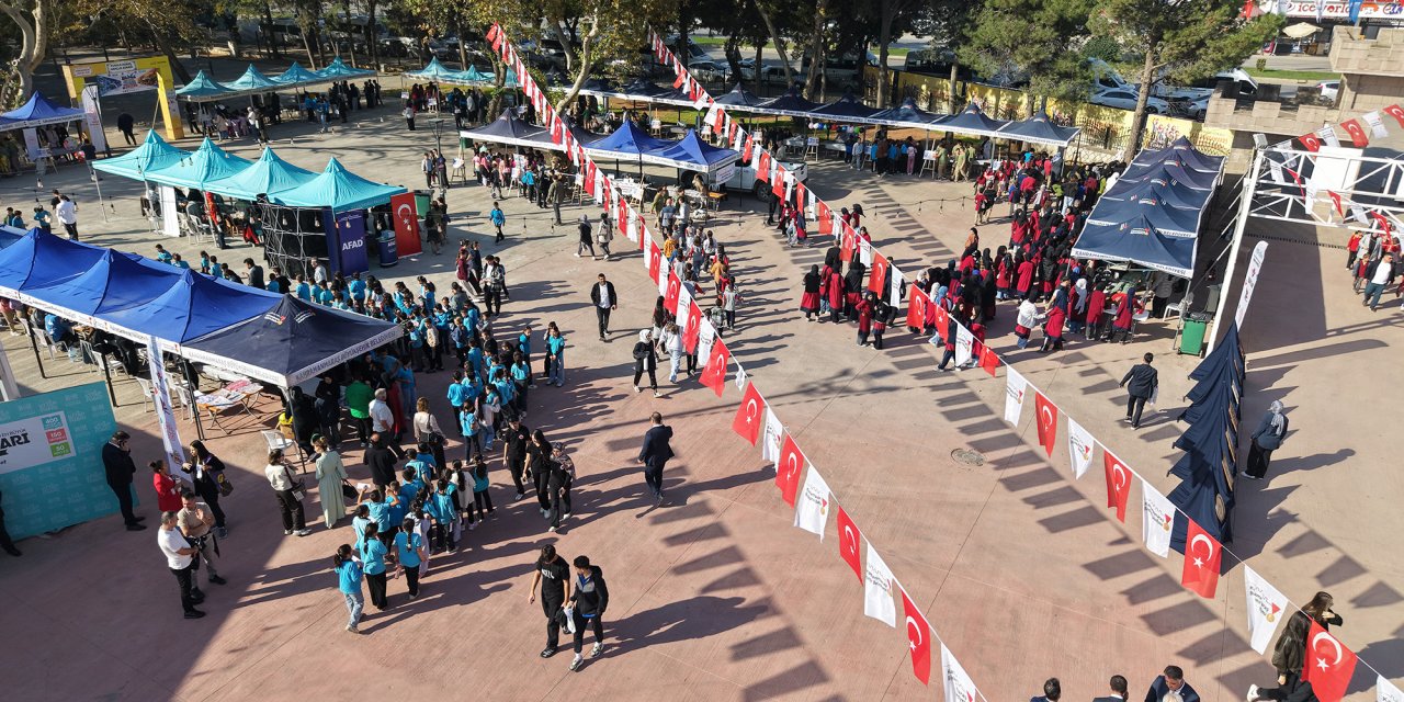 Bilim Şenliği KAFUM’a Kapılarını Ziyaretçilerine Açtı