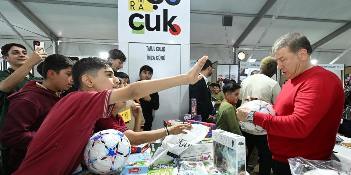 Futbol Efsaneleri Kitap Fuarı’nda Kahramanmaraşlılarla Buluştu