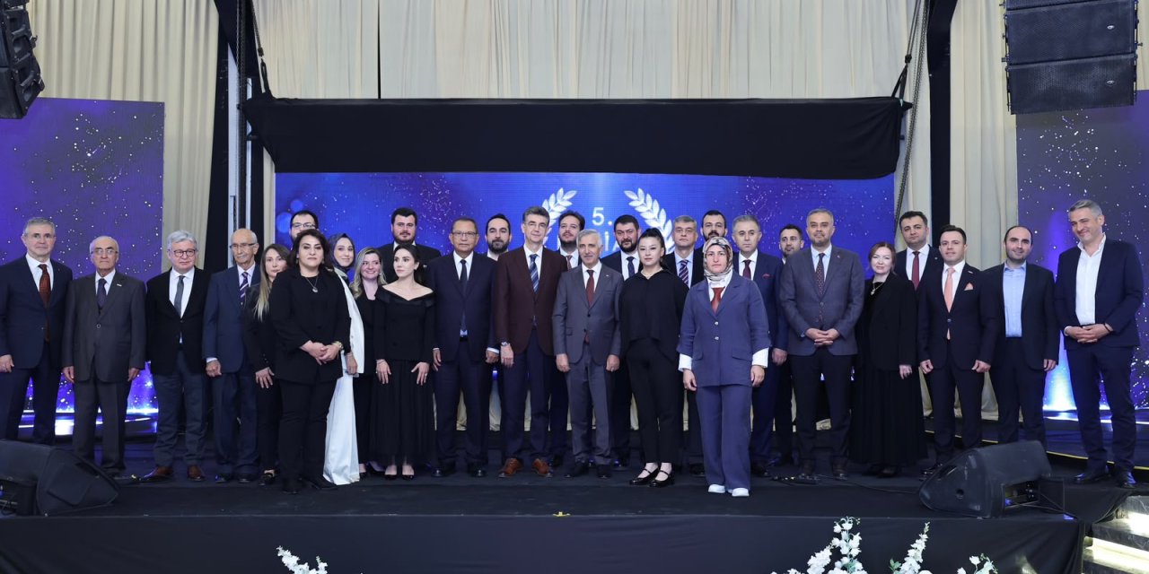 5. KASİAD Ödülleri’nin en özeli, Başkan Toptaş ve Onikişubat Belediyesi’ne verildi