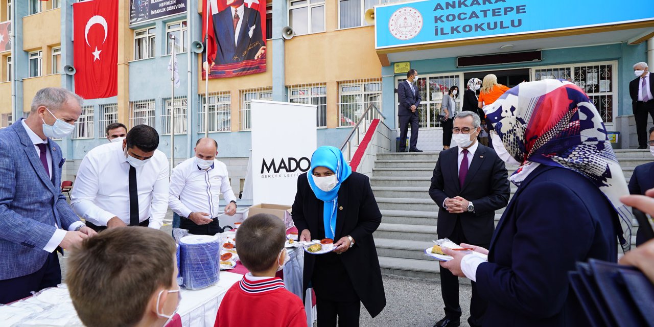 Ankara’da öğrenciler ilk teneffüse ‘Maraş Dondurması’yla ara verdi