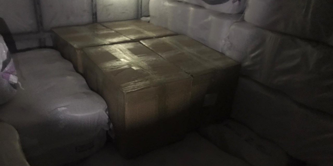Kahramanmaraş'ta iplik balyaları arasında kaçak sigara sevkiyatı