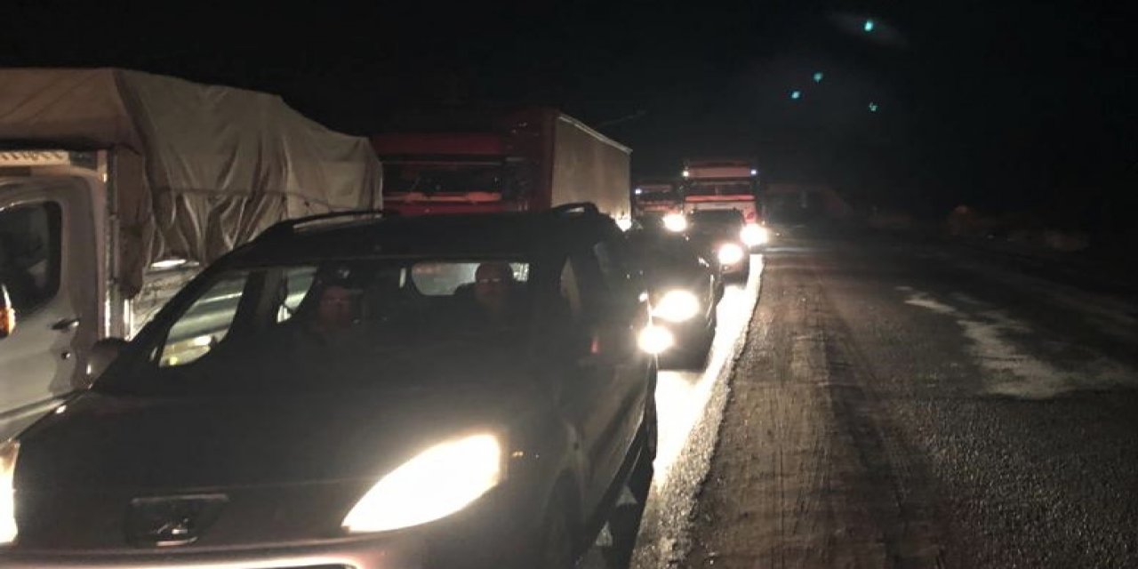 Kilometrelerce araç kuyruğu oluştu