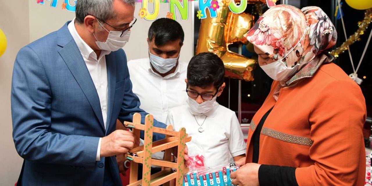 Başkan’dan şehidin oğluna sürpriz doğum günü