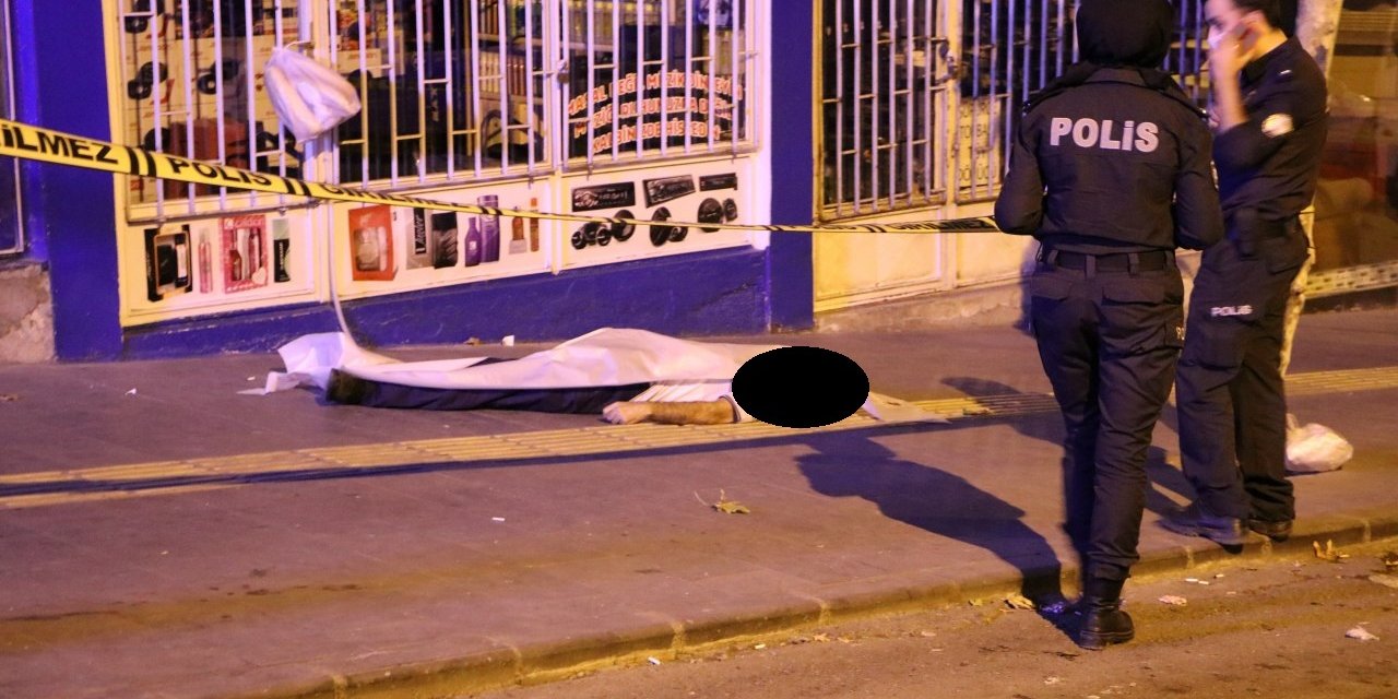 Yaşlı adam kaldırımda ölü bulundu