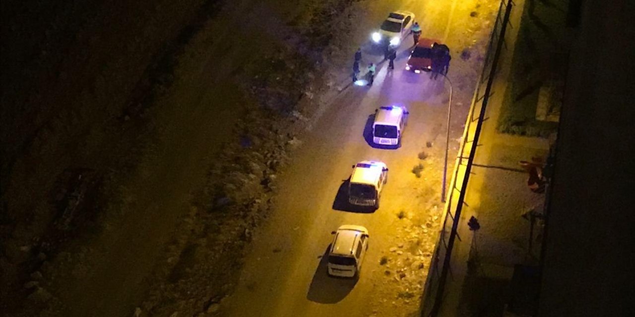 ‘Dur’ ihtarına uymayan sürücü polisten kaçamadı