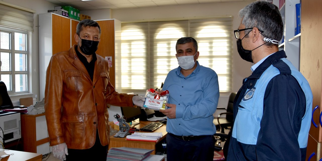 Başkan Okumuş’tan kamu çalışanlarına hijyen seti!