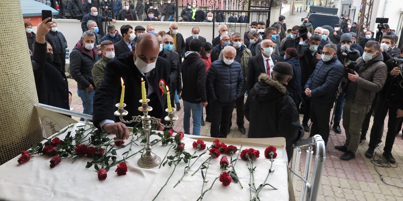 Maraş olaylarının 42. Yılında hayatını kaybedenler anıldı