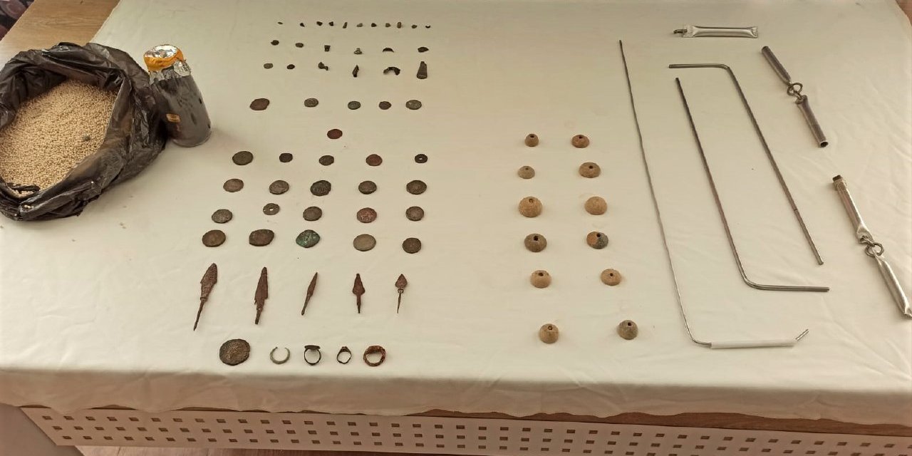 Bombacı defineci yakalandı