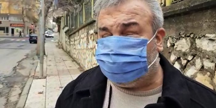 Görme engelli yaşlı adam mazgala düştü