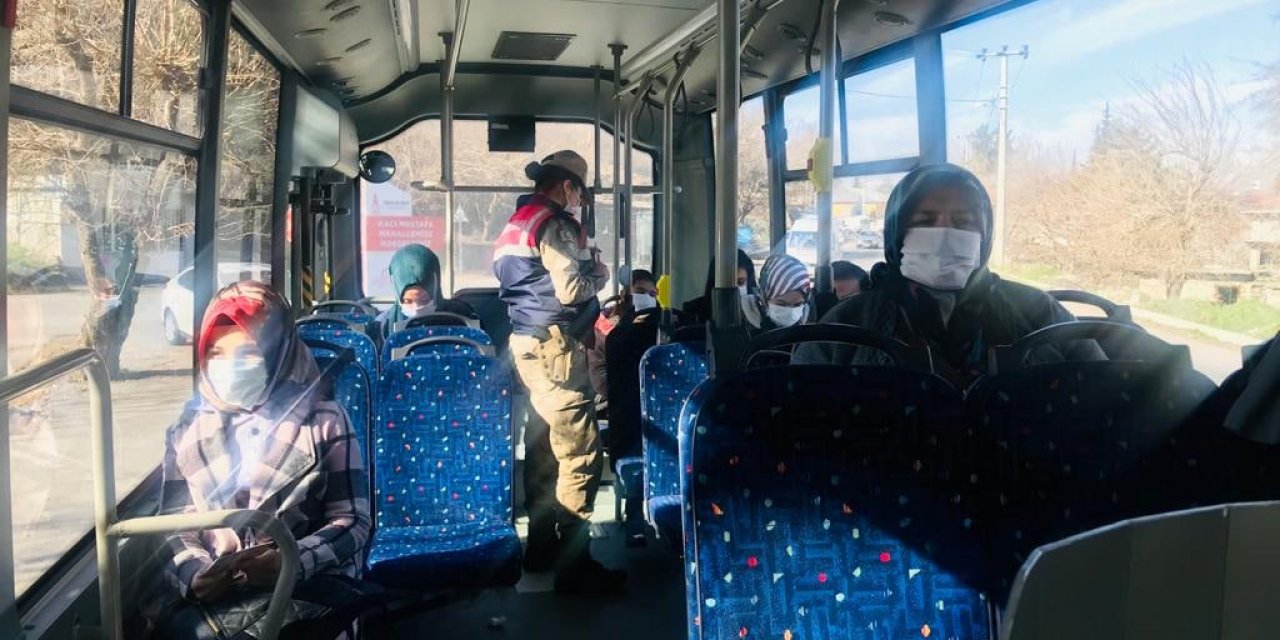 Kahramanmaraş Jandarma’dan aile içi şiddete broşürlü uyarı