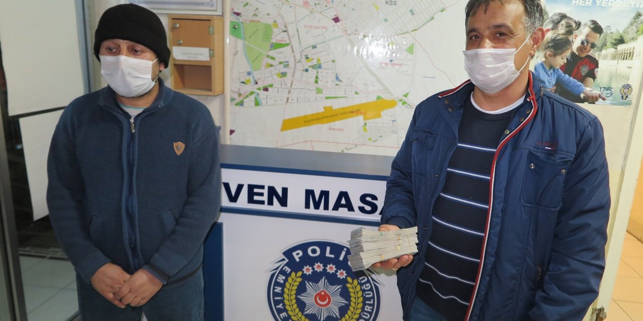 Temizlik görevlisi gönülleri süpürdü