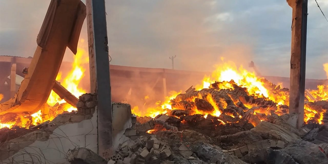 Tekstil fabrikasında yangın kontrol altına alındı