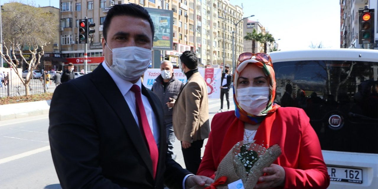 Ülkü Ocakları kırmızı ışıkta kadına şiddete ‘DUR’ dedi