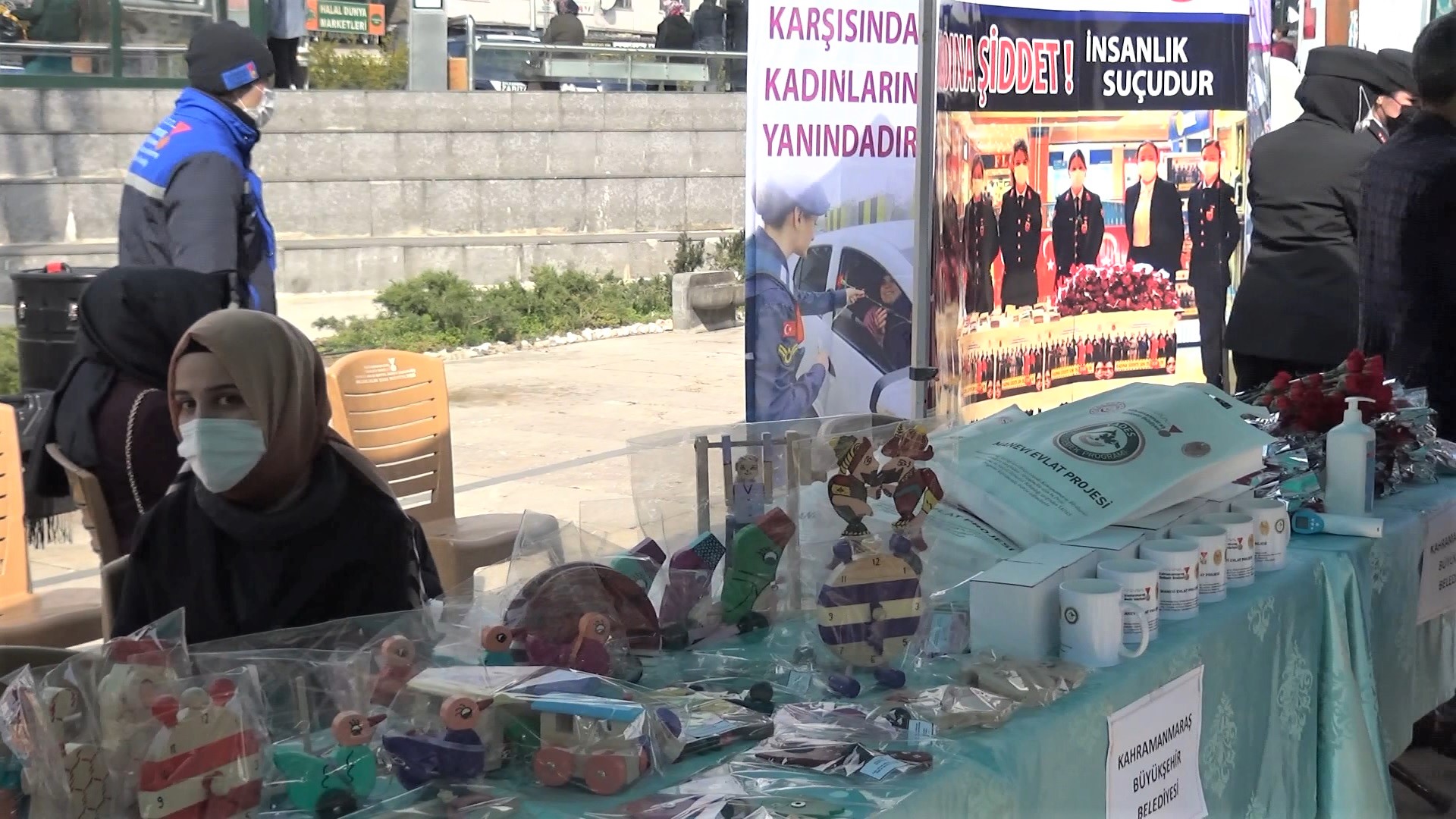 Kadınlar gününde el emeklerini sergilediler