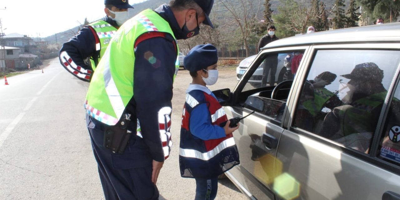 Kahramanmaraş’ta en tatlı trafik denetimi yapıldı