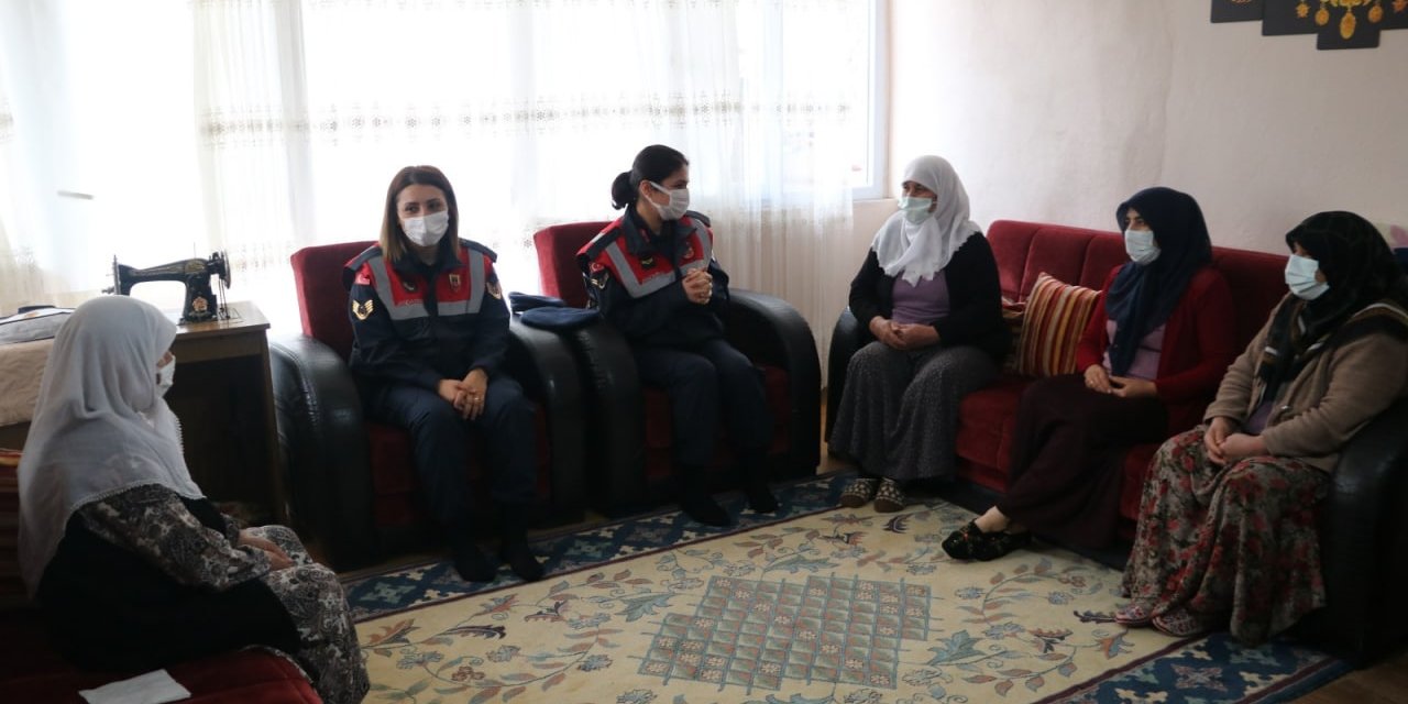 Kahramanmaraş'ta jandarmadan yaşlılara ziyaret!