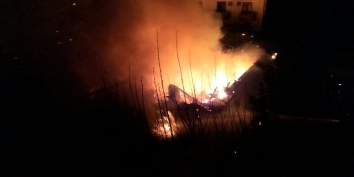 Kahramanmaraş Orduevi yangınına müdahale sürüyor