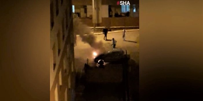 Park halindeki otomobilde yangın çıktı