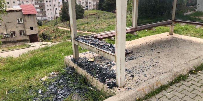 Kahramanmaraş’ta otobüs duraklarına zarar veren 3 kişi yakalandı