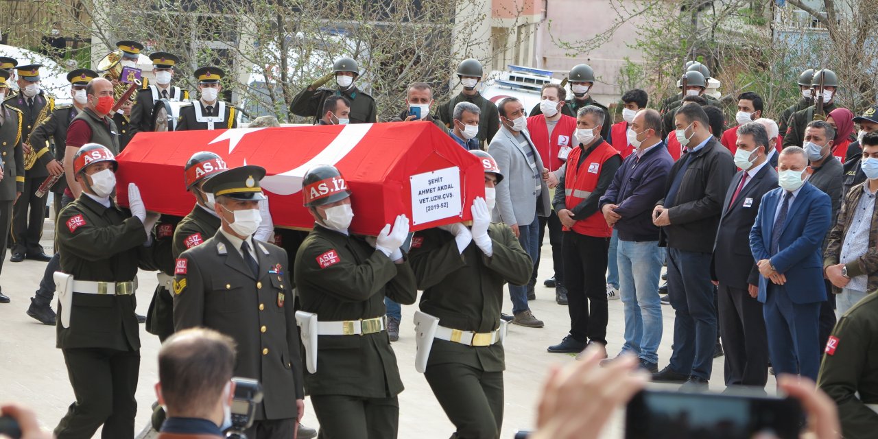 Kahramanmaraşlı şehit son yolculuğuna uğurlandı