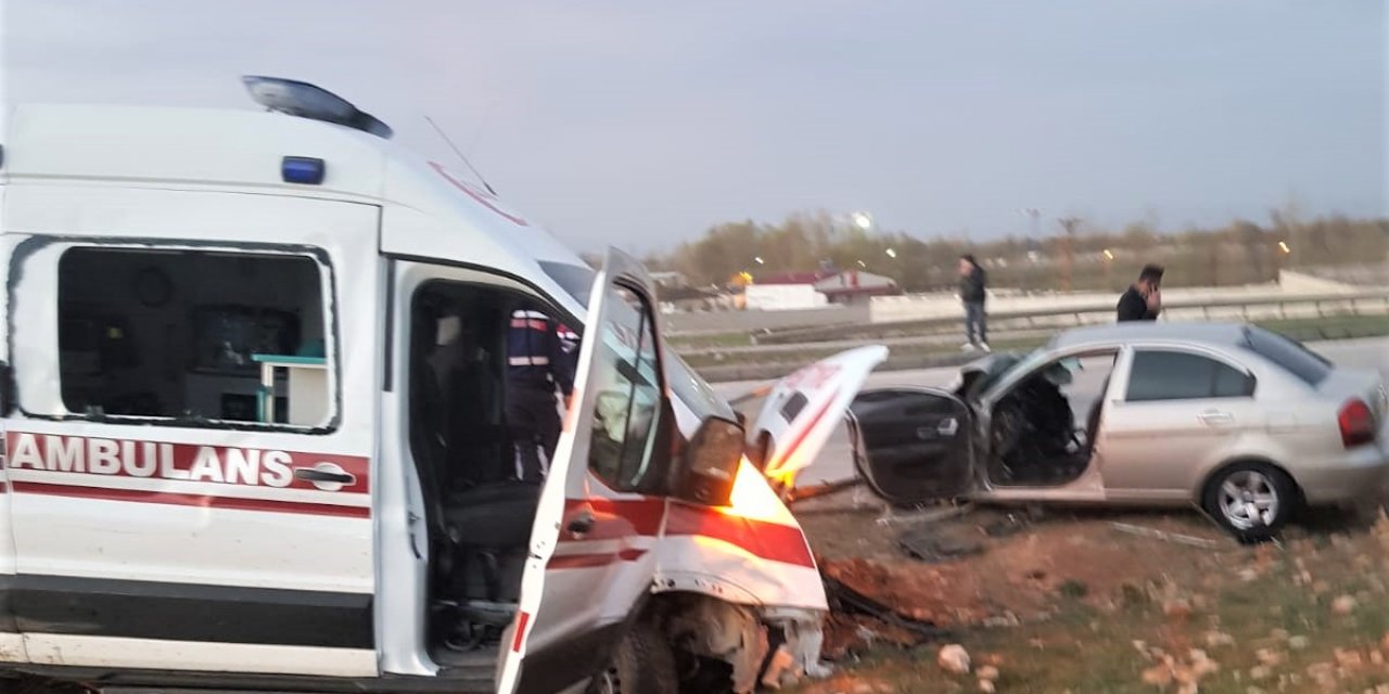 Kahramanmaraş’ta ambulans ile otomobil çarpıştı: 3 ölü 3 yaralı