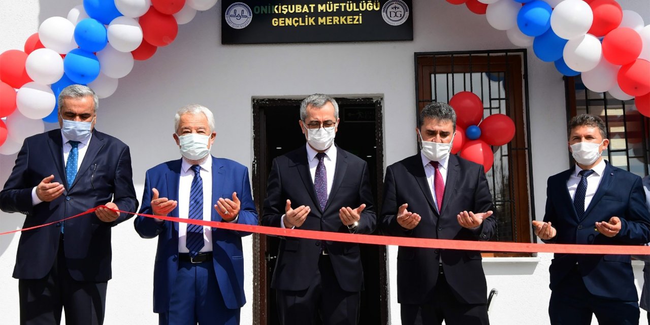 Başkan Güngör Gençlik merkezinin açılışına katıldı