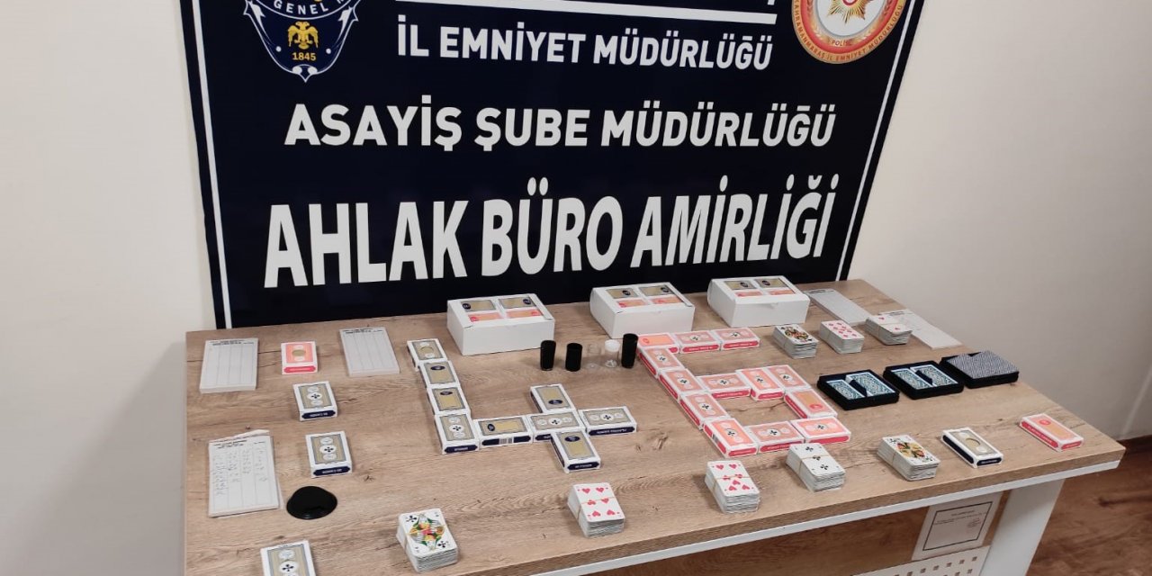 Kahramanmaraş’ta kumar oynayan 27 kişiye 78 bin 750 TL ceza