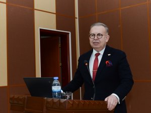 Tümamiral Yaycı Milli Mucadele Etkinlikleri Kapsamında Deniz Hukuku Konferansı Verdi