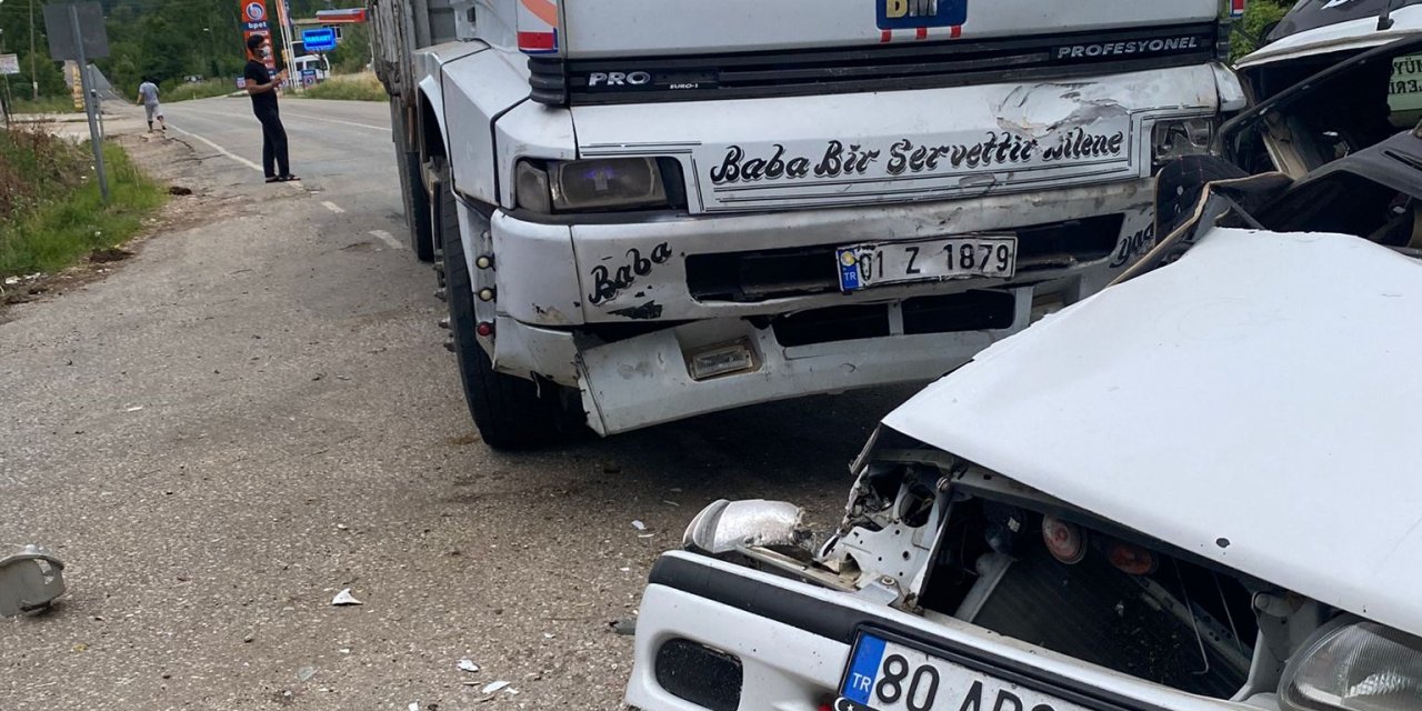 Kahramanmaraş’ta otomobil ile kamyon çarpıştı: 1 ölü 1 yaralı