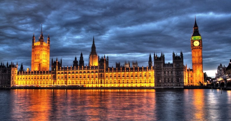 ingiltere-parlamento-binasi-londra.jpg