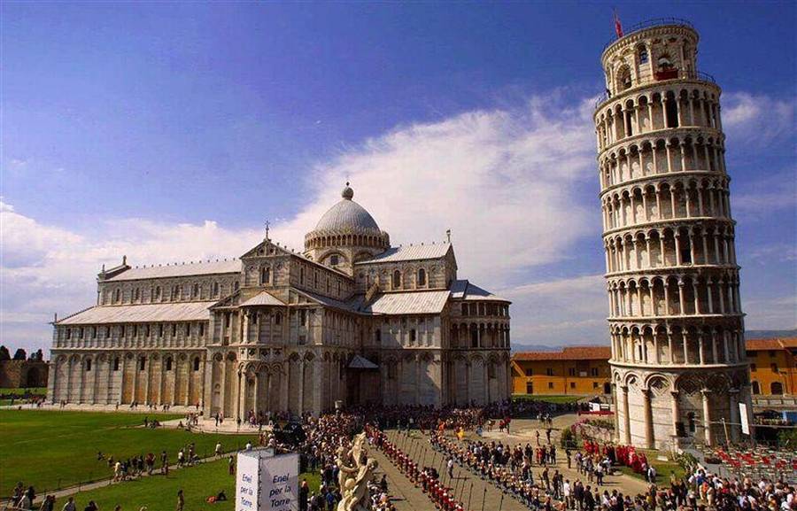 italy-second-tower-163960a.jpg