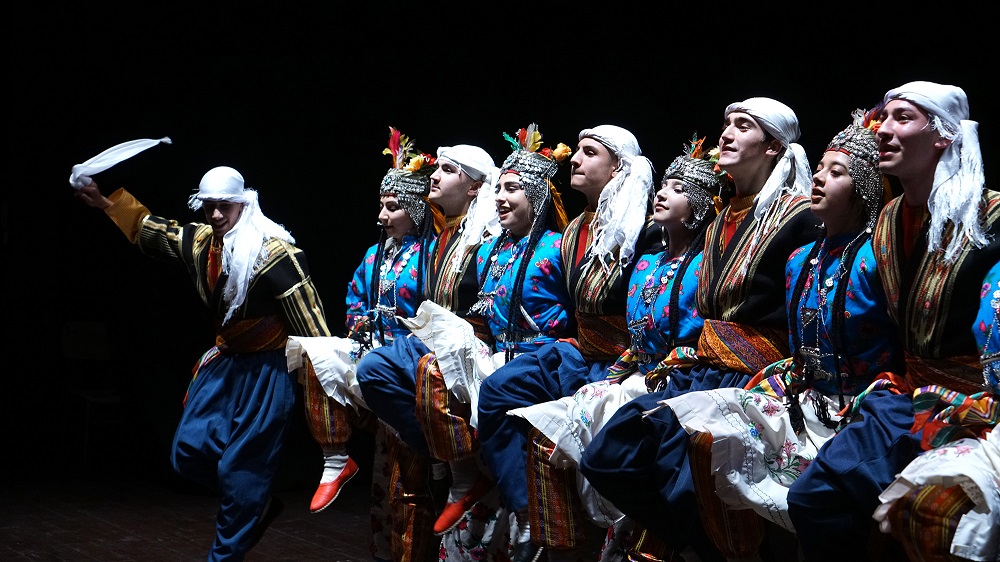 halk-danslari-gosterileri-6.jpg